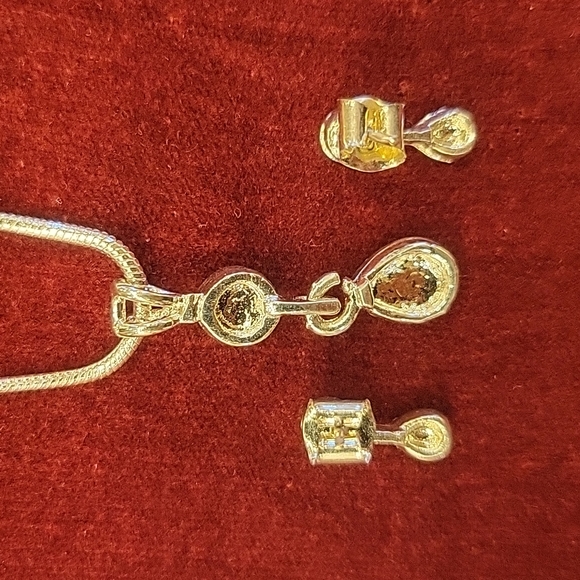 Eastern Indian Silver & Clear Glass Stone Necklace & Pierced Earring Set. - Picture 9 of 15